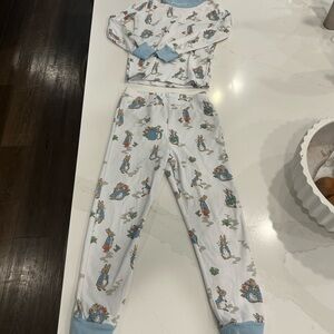 Pottery Barn Kids White Peter Rabbit Pajama Set with Blue Trim